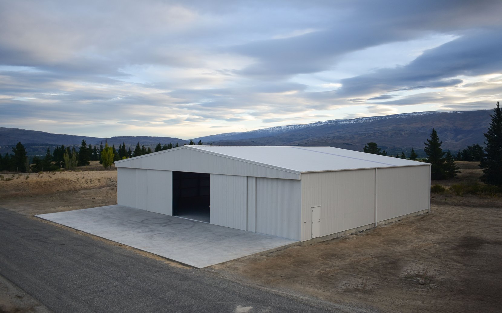 Rob Broek Hangar 1-2